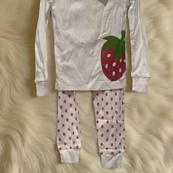 Gymboree NWT White knit Pajamas Embroidered Strawberries Long Sleeves Pants 6 - Picture 2 of 2